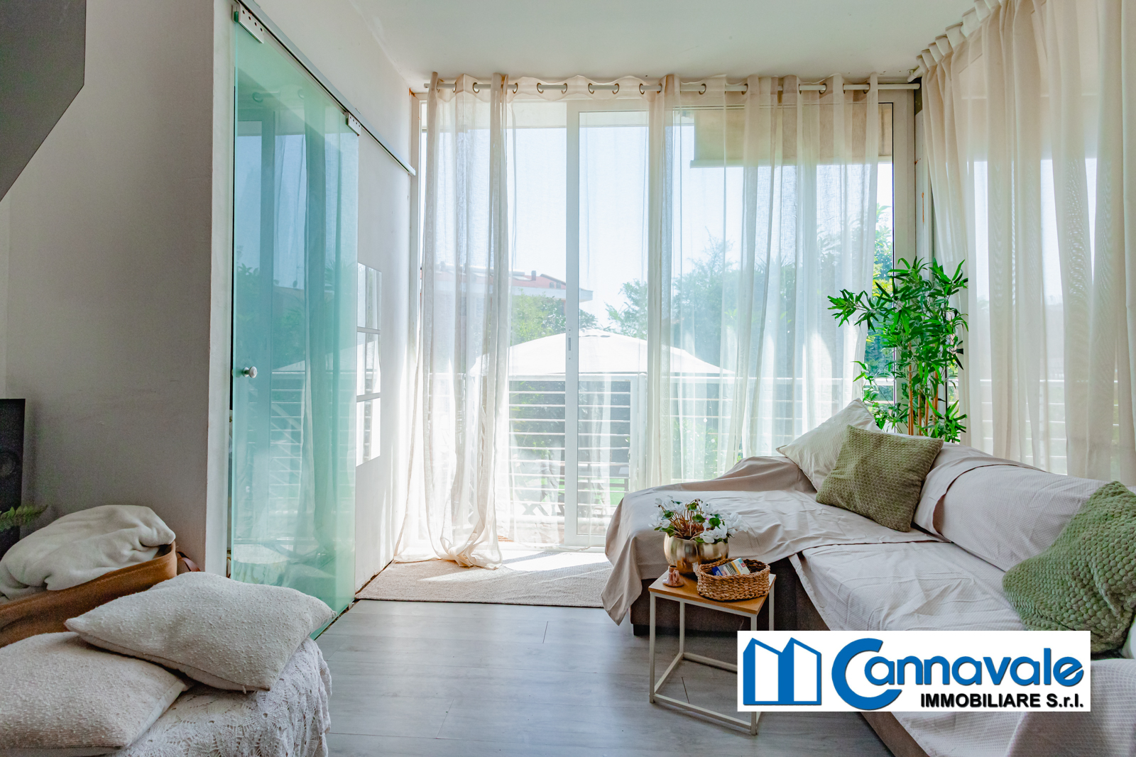Infernetto: Duplex con giardino e piscina