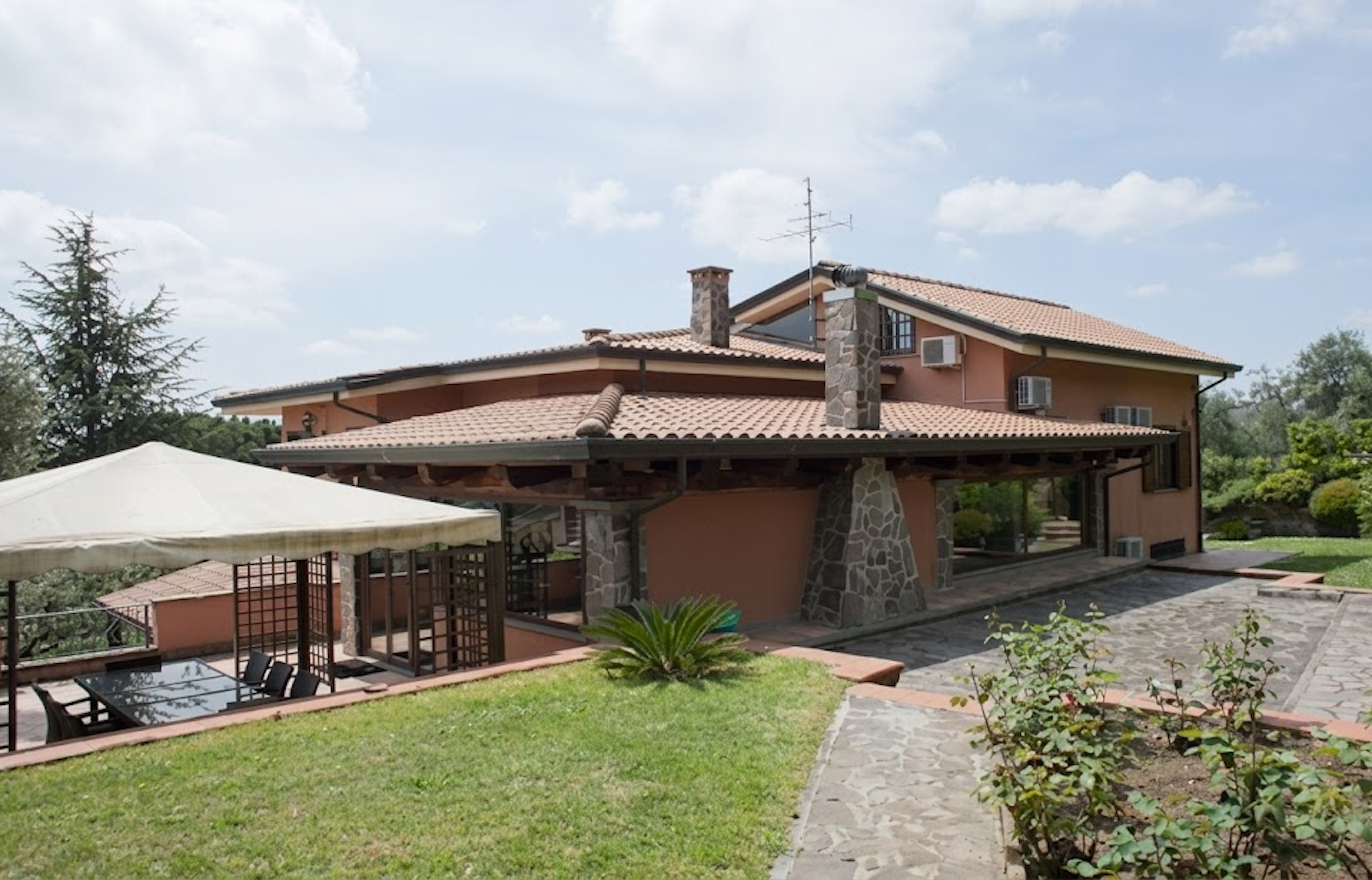 Dimora di Lusso con Grotte Private a Sant'Oreste (RM)