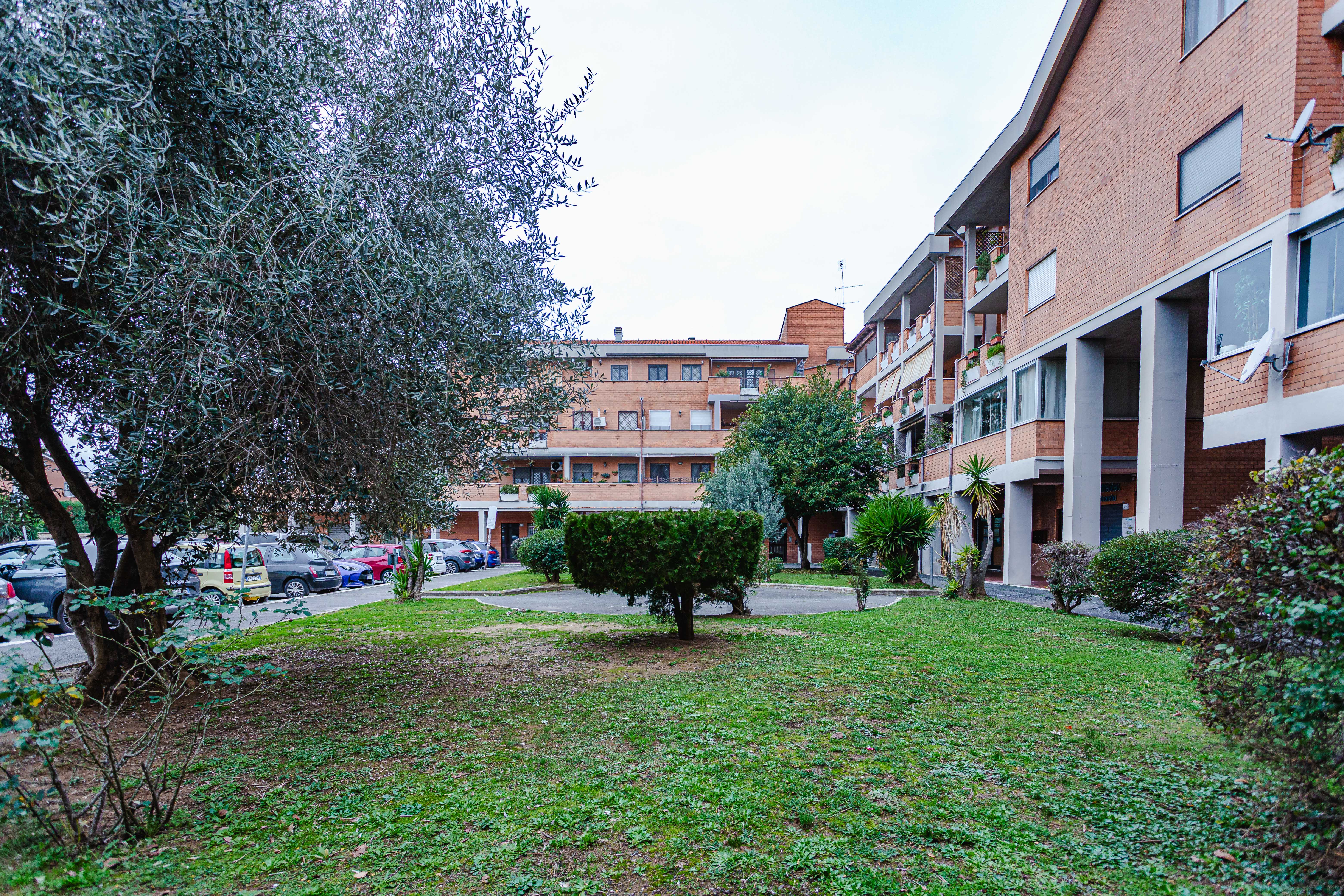 Malafede: Ultimo Piano Ristrutturato con Posto Auto