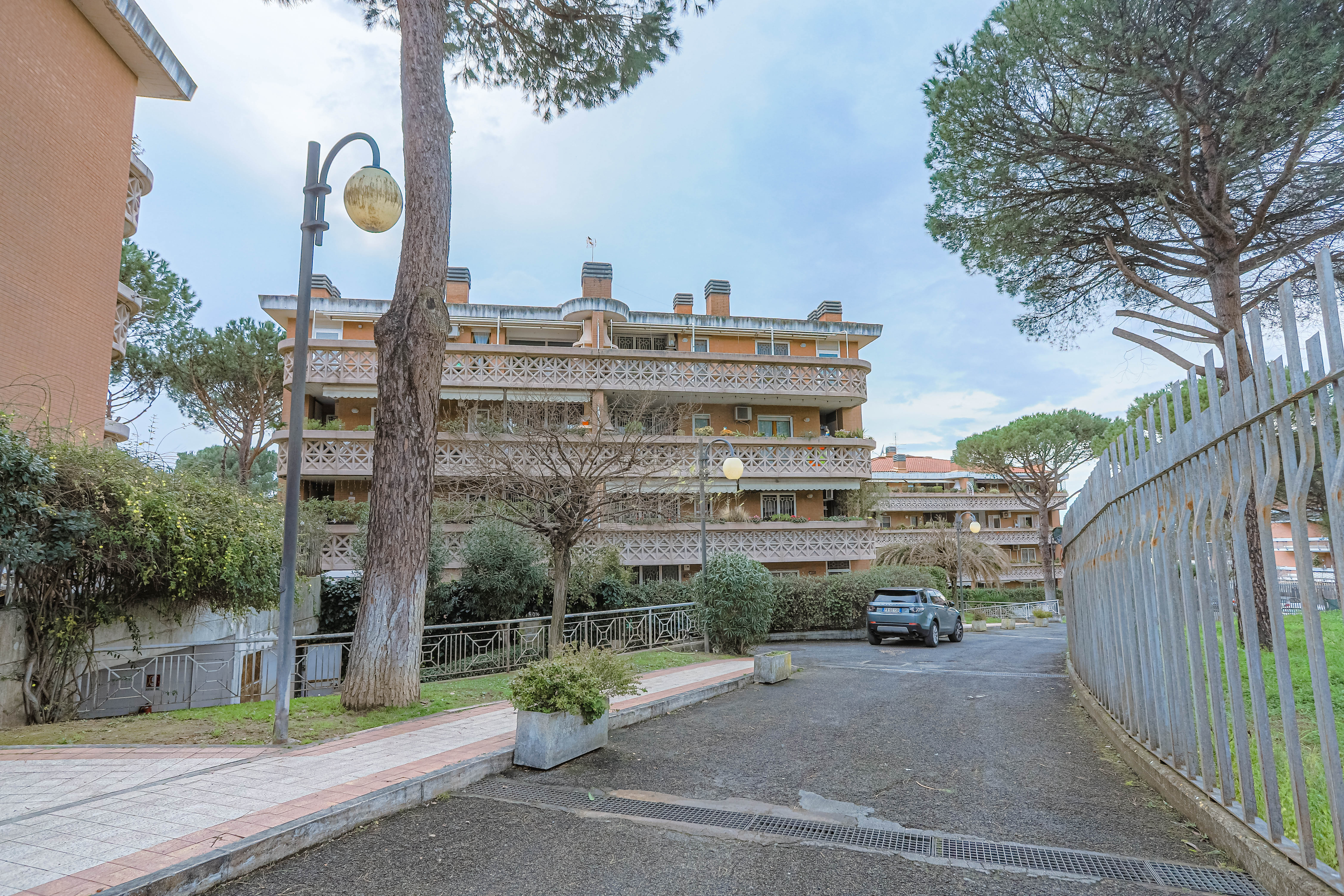 Appartamento con terrazzo di 20 mq in vendita all'EUR Papillo – Via Diego Valeri, Roma