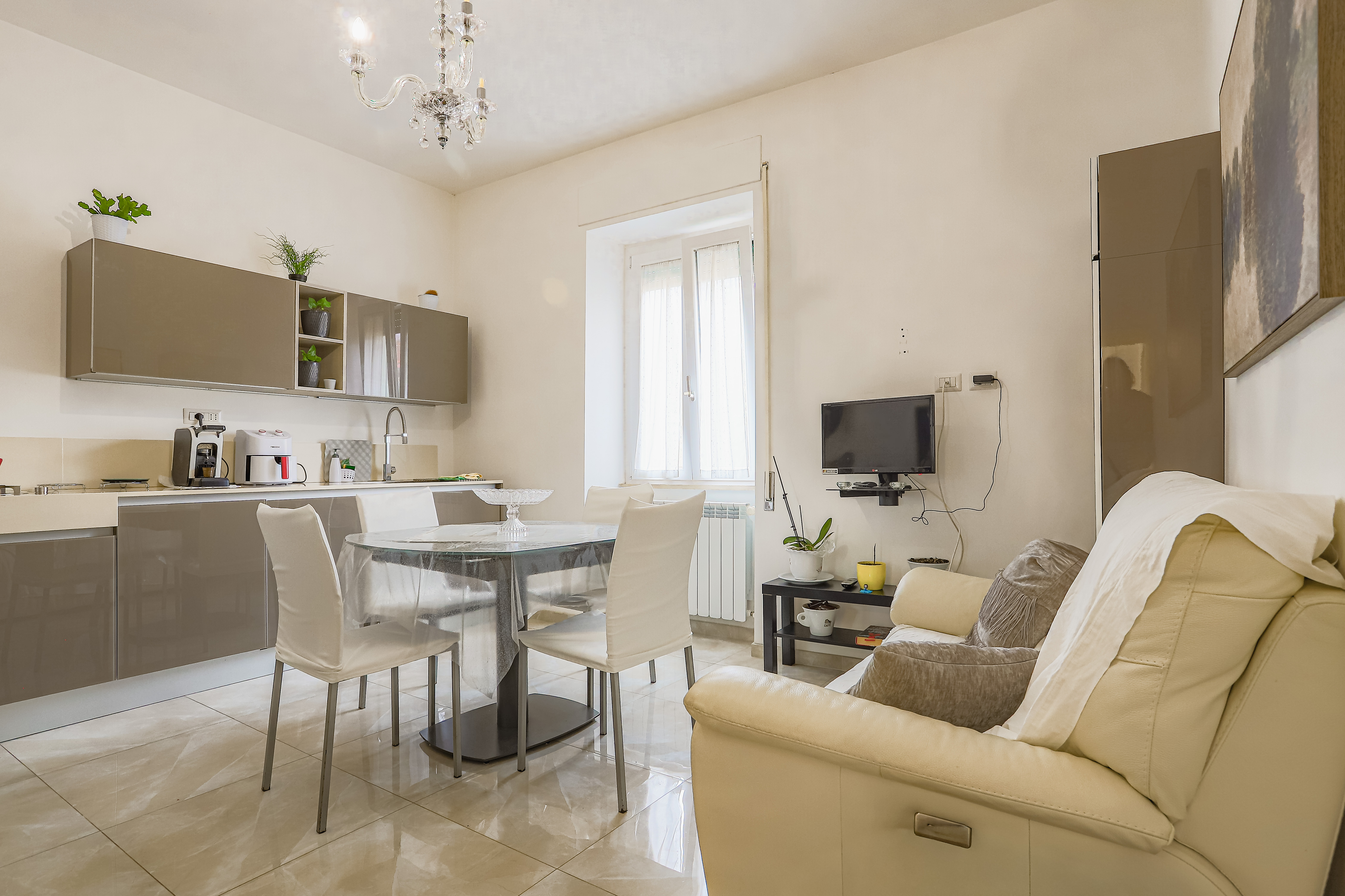 Trilocale Ristrutturato in Vendita a Roma Torrevecchia – Ultimo Piano con Balcone, Via Enrico Morselli