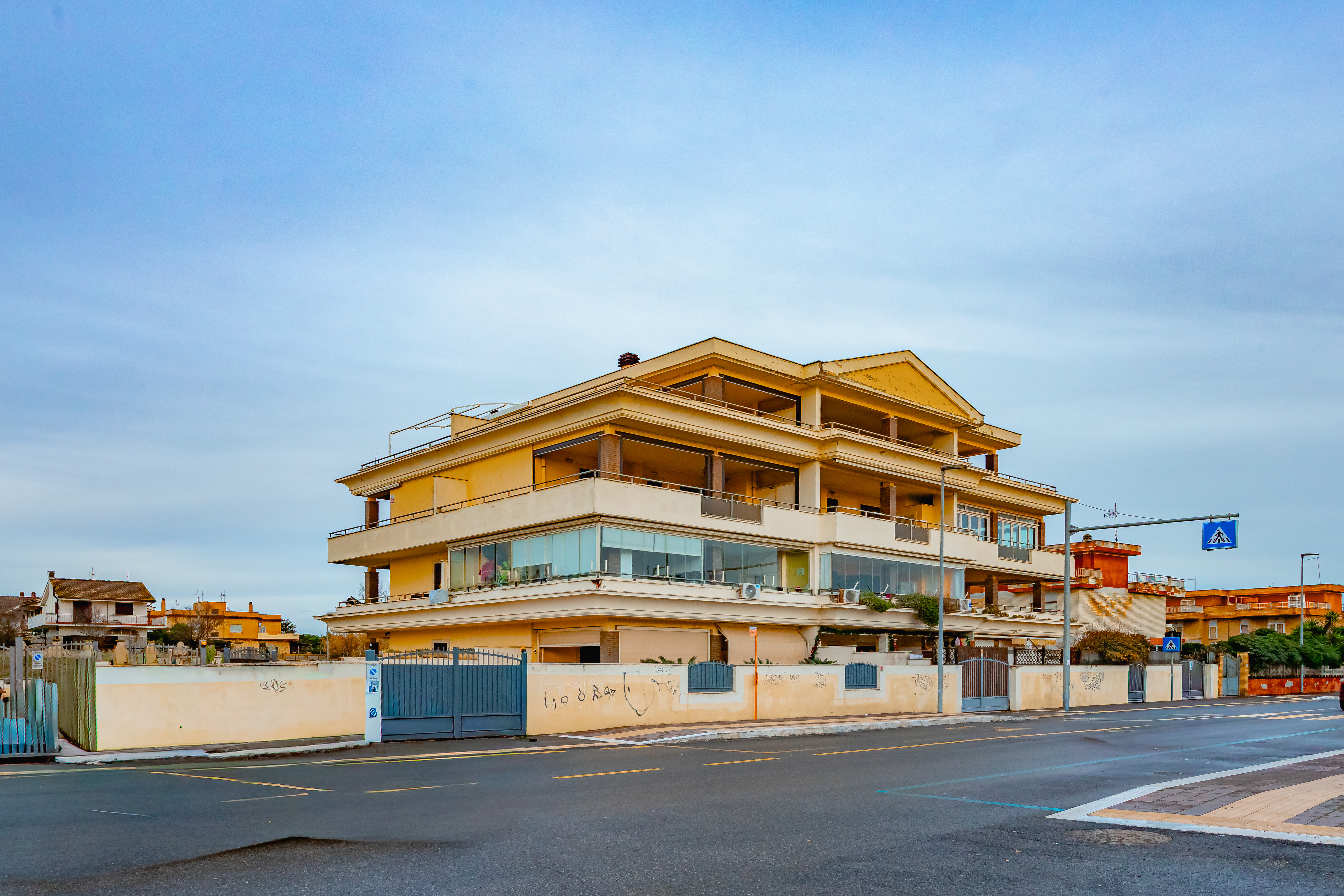 Bilocale vista mare a Campo Ascolano con terrazzo vetrato di 41 mq e ascensore