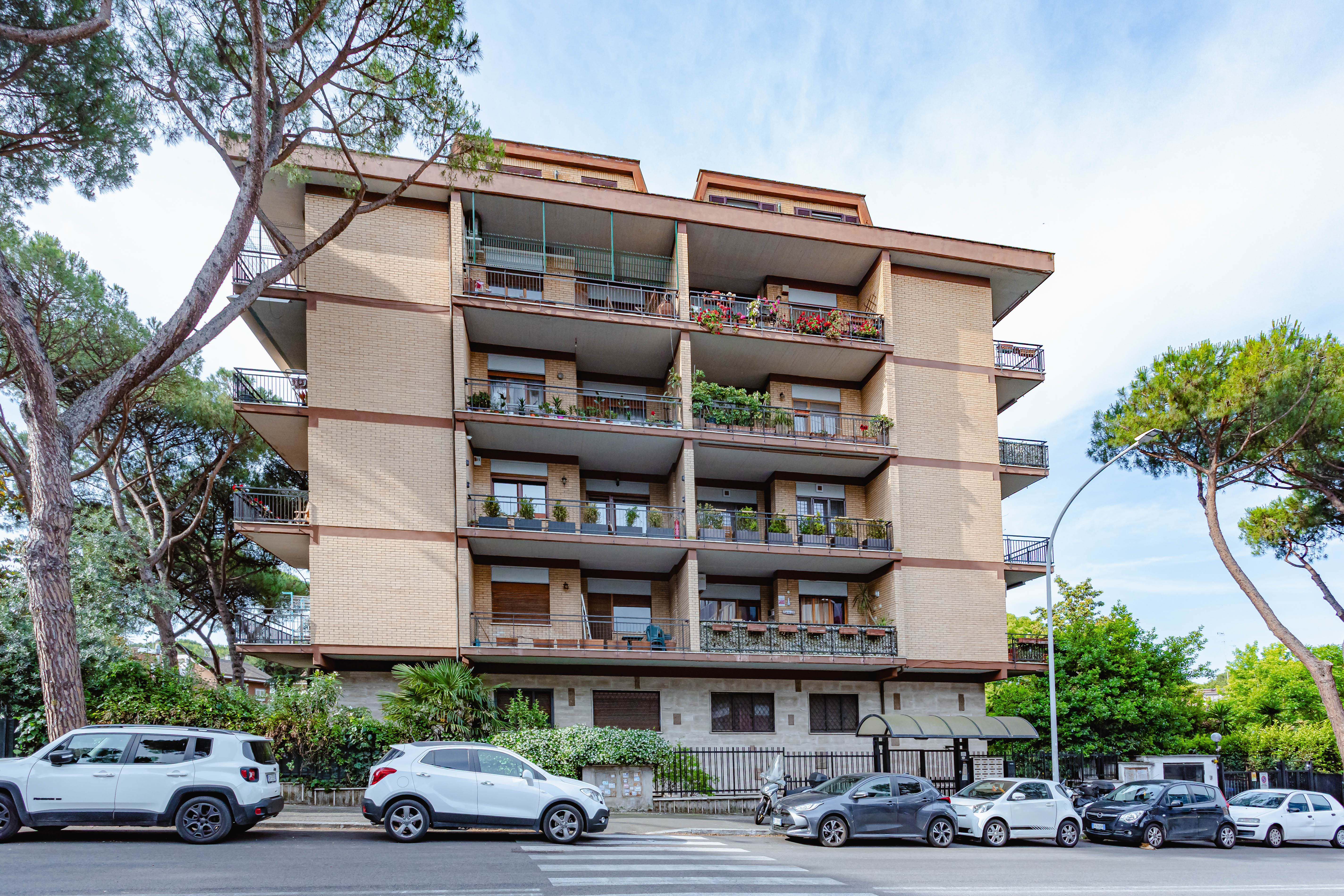 Esclusivo Attico Bilivello a Roma Mostacciano 2