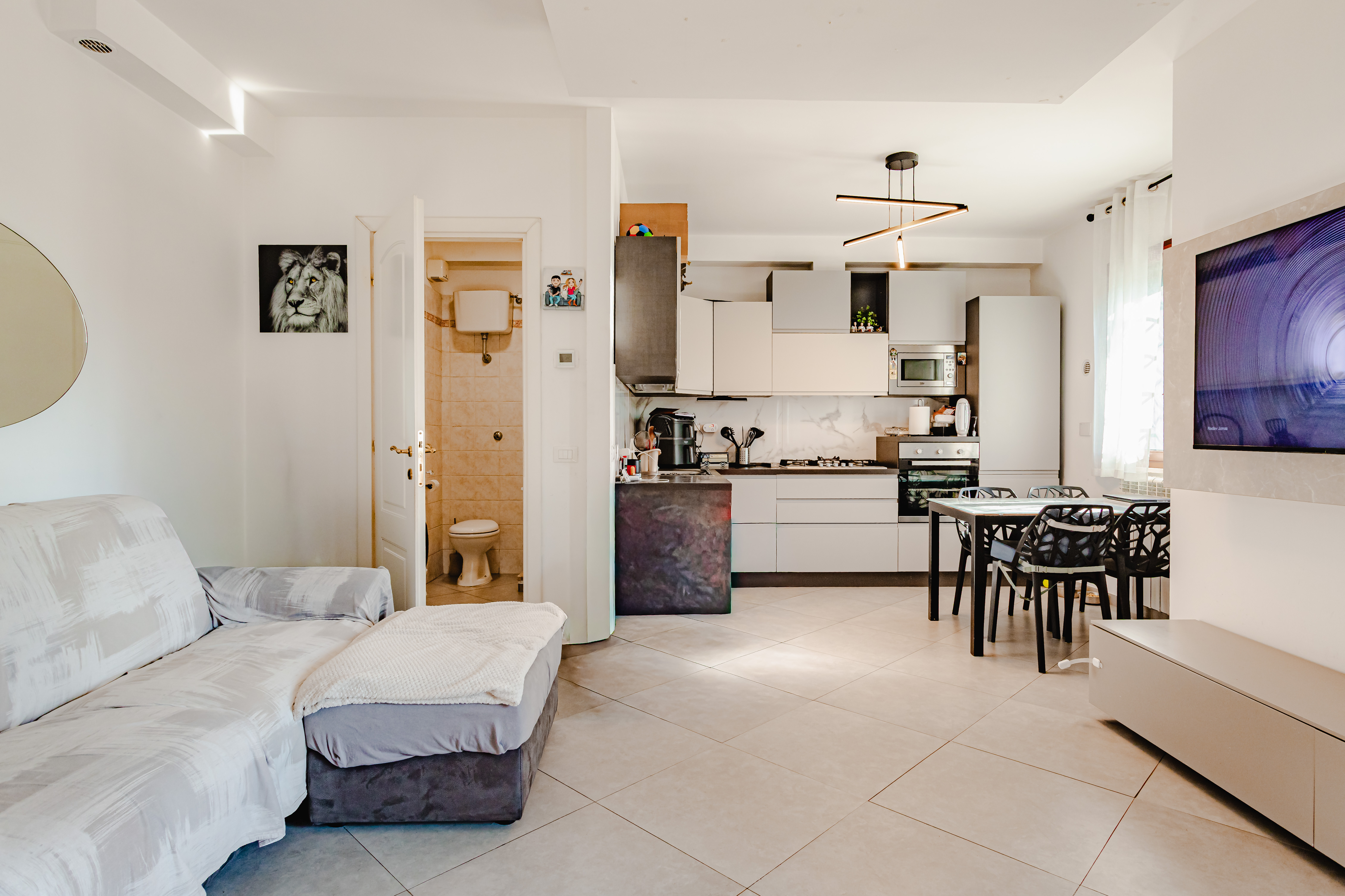 Duplex ristrutturato con giardino e box auto in vendita all'Infernetto, Roma foto 4