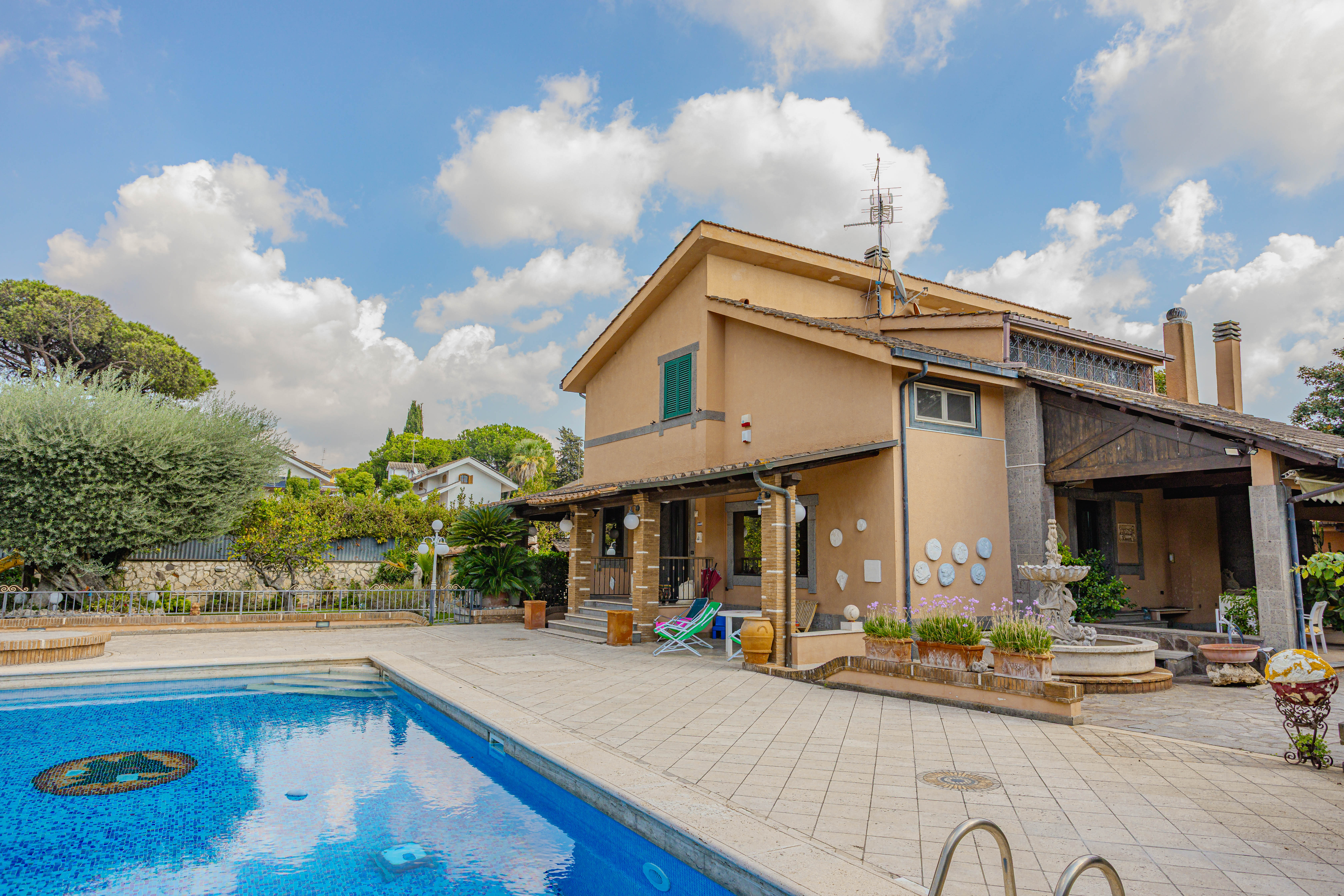 Esclusiva Villa con Parco e Piscina - Roma Axa foto 4